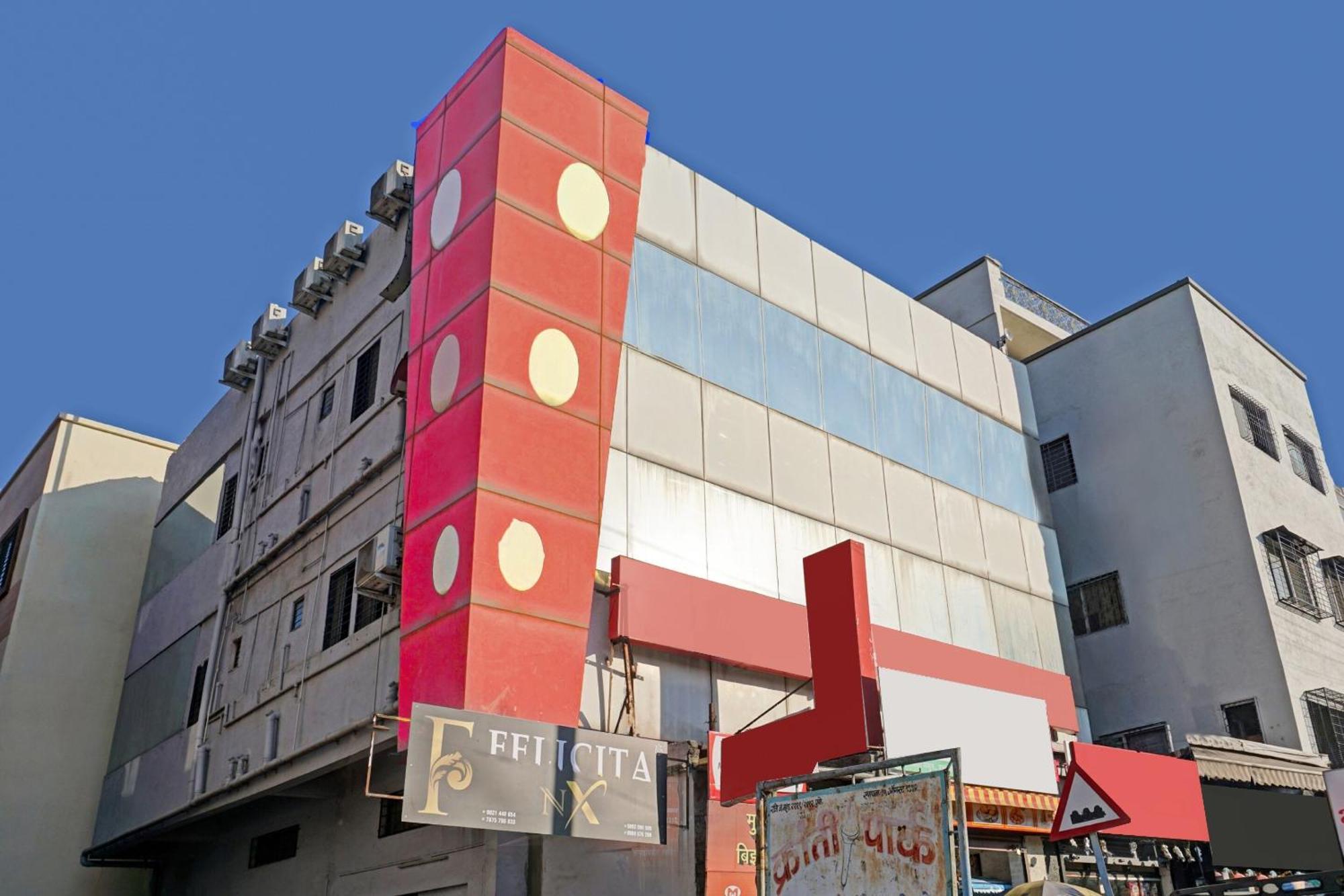 Hotel O 24K Inn Mundhva Exterior photo